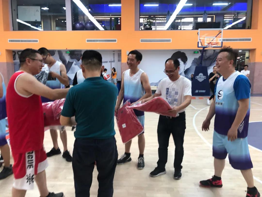 成都地板康威和友商聯(lián)誼賽